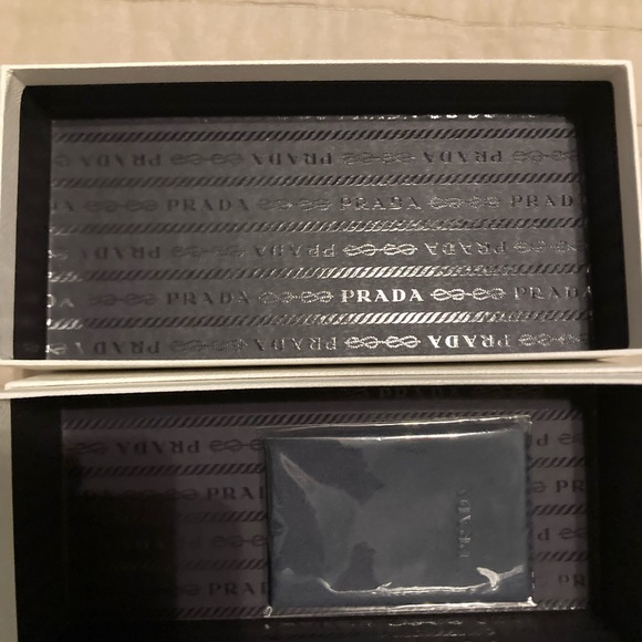 Prada SPR022V Black Butterfly Sunglasses with Case and box - Picture 9 of 12